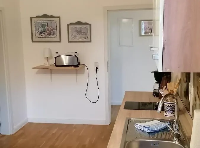 Aufmlohr - Appartement Mit 3 Schlafzimmern - In Leverkusen Hitdorf - Private Parkplaetze Vorhanden-