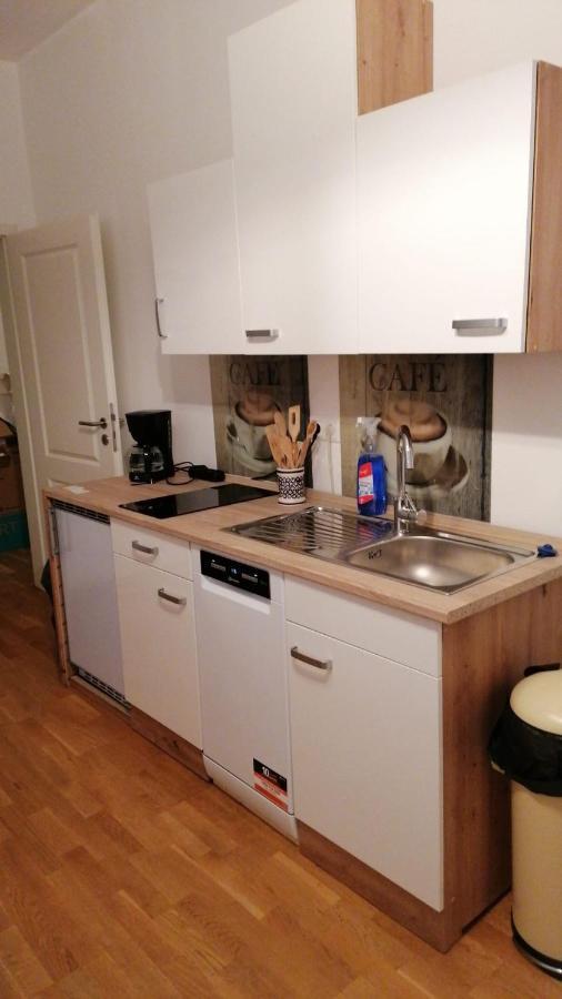 Aufmlohr - Mit 3 Schlafzimmern - In Hitdorf - Private Parkplaetze Vorhanden- Apartment