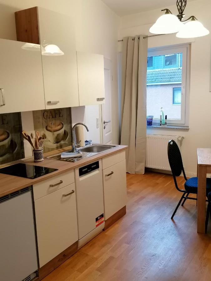 Aufmlohr - Mit 3 Schlafzimmern - In Hitdorf - Private Parkplaetze Vorhanden- *