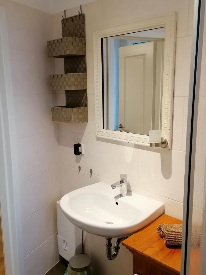 Aufmlohr - Mit 3 Schlafzimmern - In Hitdorf - Neu Renoviert * Leverkusen
