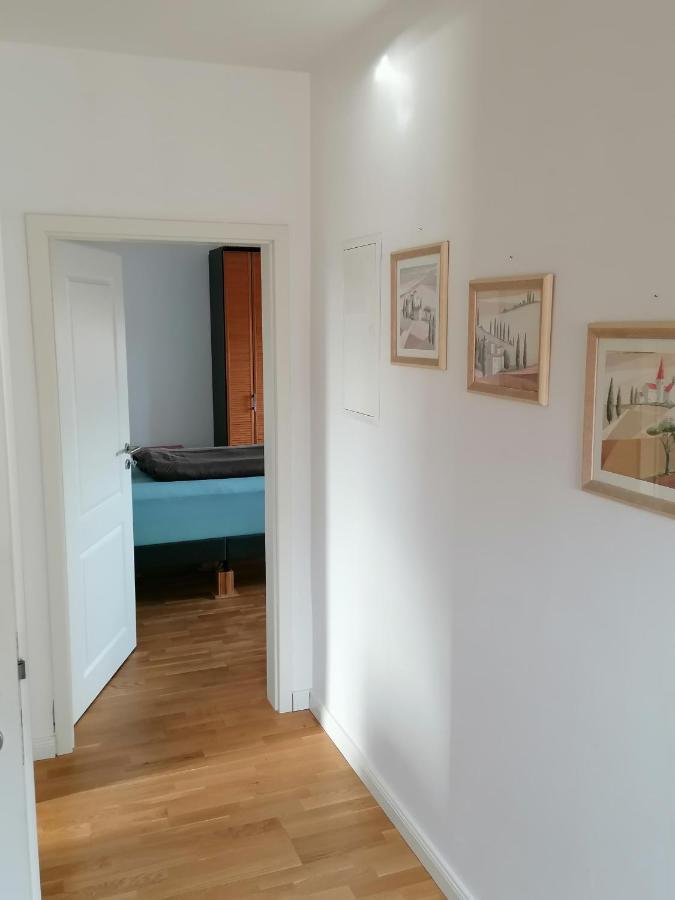 Apartment Aufmlohr - Mit 3 Schlafzimmern - In Hitdorf - Neu Renoviert